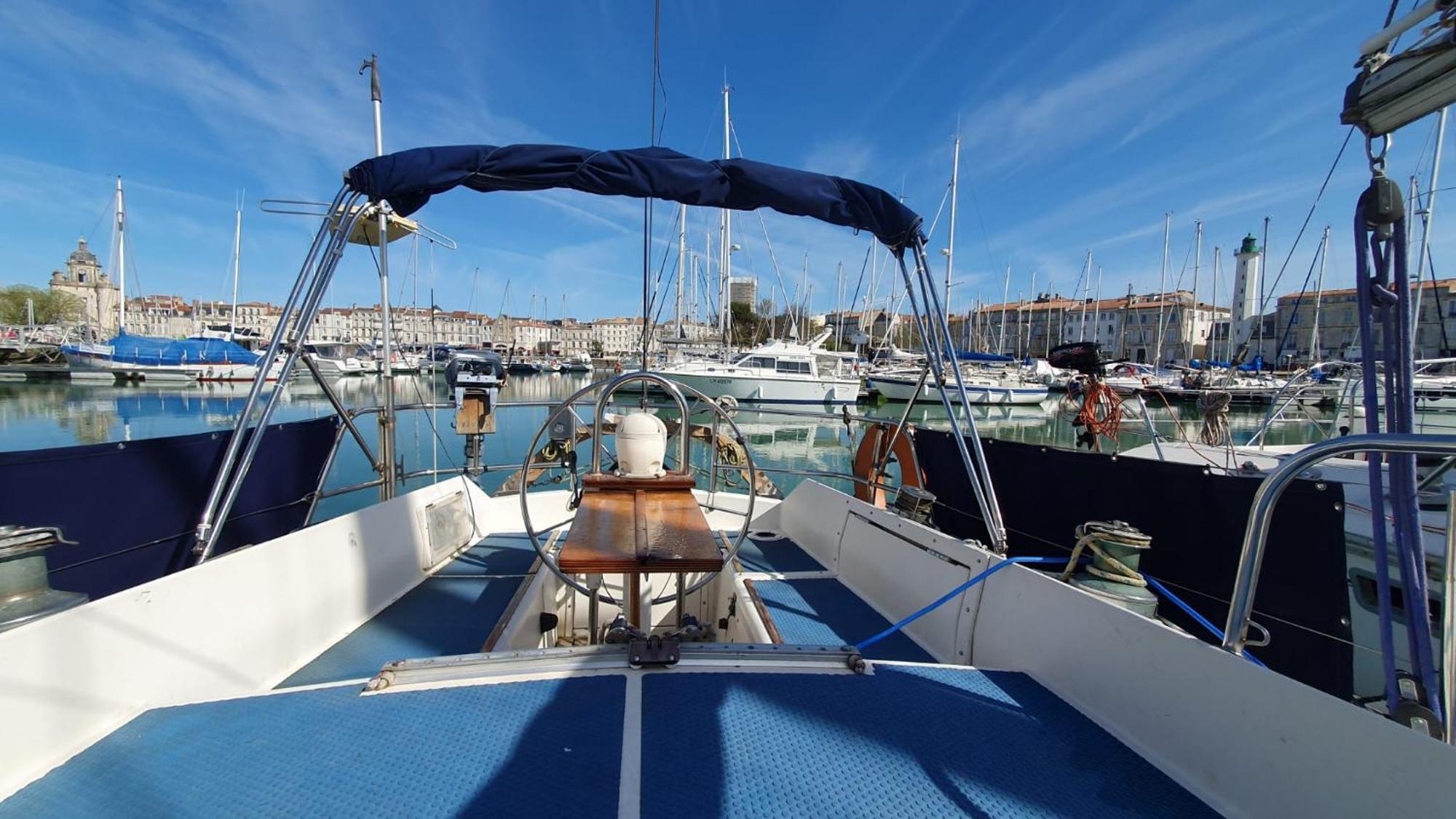 Baladin - Sur Un Voilier By Nuits Au Port